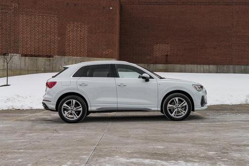 2022 Audi Q3 45 S line Premium Plus