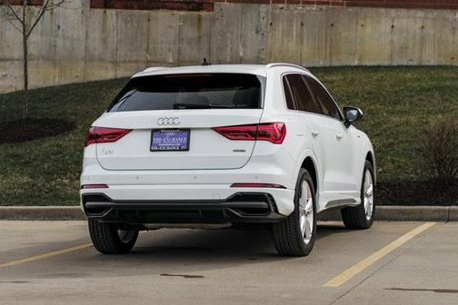 2022 Audi Q3 45 S line Premium Plus