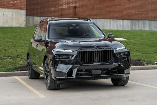 Black Sapphire Metallic 2026 BMW X7 xDrive40i