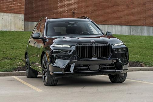 Black Sapphire Metallic 2026 BMW X7 xDrive40i