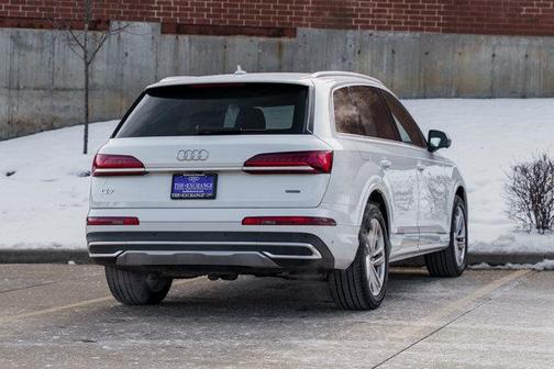 2022 Audi Q7 55 Premium Plus