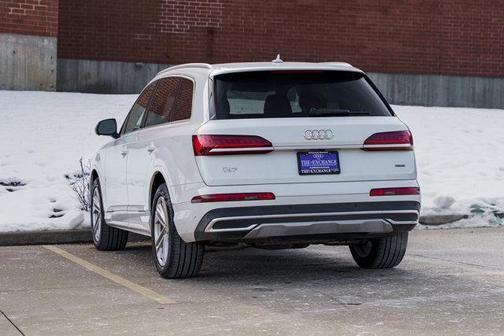 2022 Audi Q7 55 Premium Plus