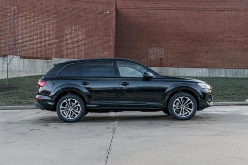 2026 Audi Q7 45 Premium