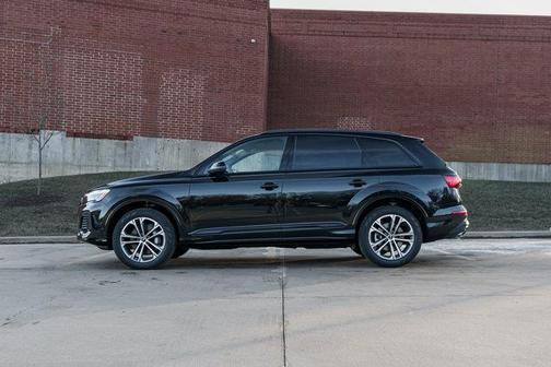 2026 Audi Q7 45 Premium