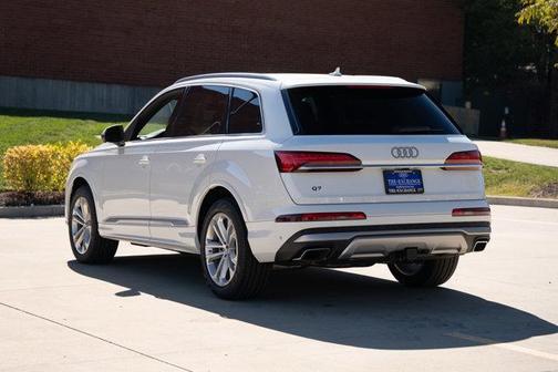 2025 Audi Q7 55 Premium Plus