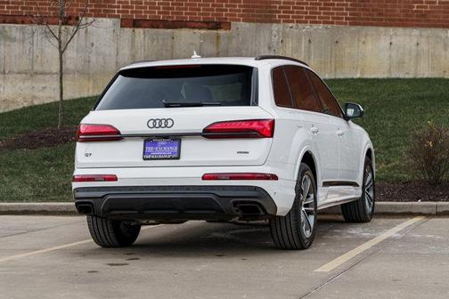 2025 Audi Q7 45 Premium