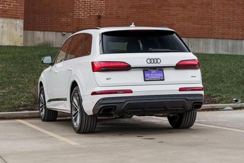 2025 Audi Q7 45 Premium