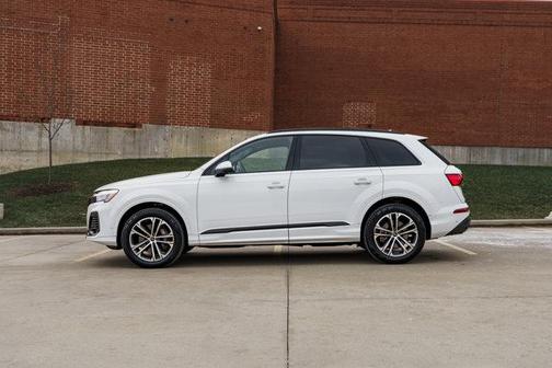 2025 Audi Q7 45 Premium