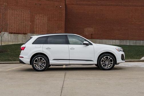 2025 Audi Q7 45 Premium