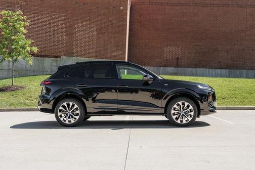 Mythos Black Metallic 2026 Audi Q3 TFSI quattro S tronic