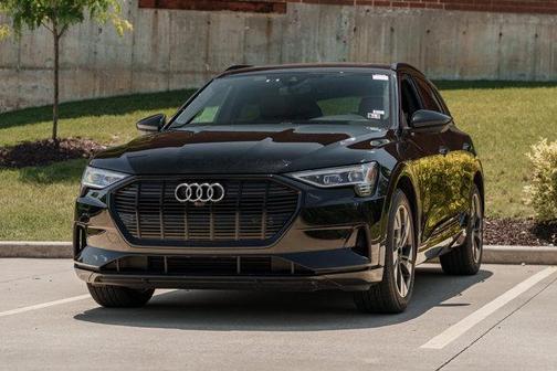 2022 Audi e-tron Premium