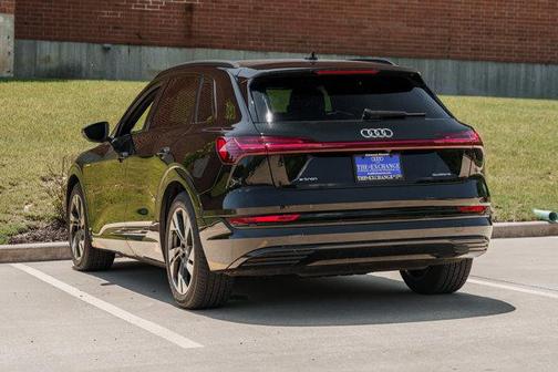 2022 Audi e-tron Premium