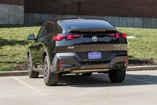 Black Sapphire Metallic 2025 BMW X2 xDrive28i