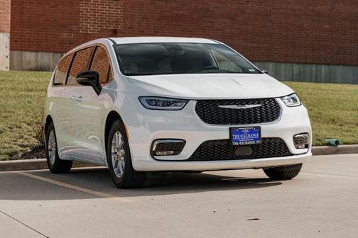 2025 Chrysler Pacifica L