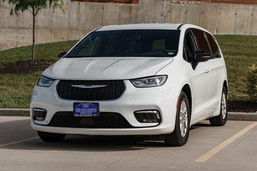 2025 Chrysler Pacifica L