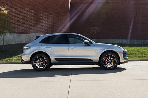 2022 Porsche Macan S