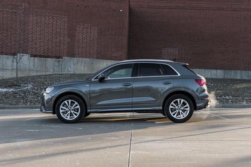 2024 Audi Q3 45 S line Premium Plus