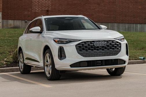 2025 Audi Q5 Premium Plus