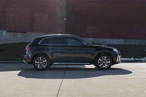 2023 Audi Q5 45 S line Premium Plus