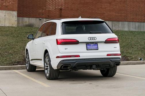 2026 Audi Q7 45 Premium