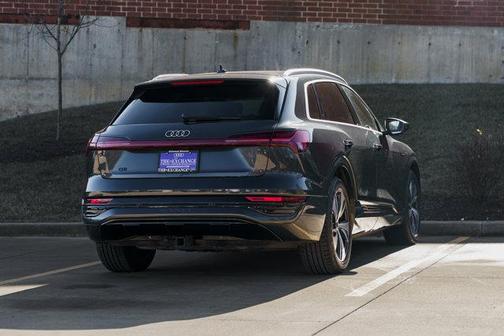 2024 Audi Q8 e-tron Premium Plus