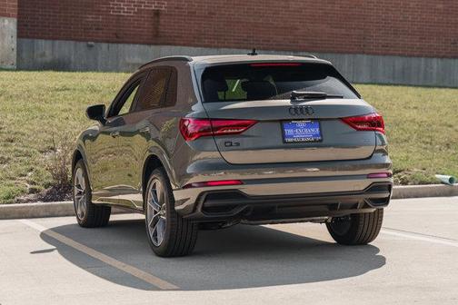 2025 Audi Q3 Premium 45 TFSI S line quattro Tiptronic
