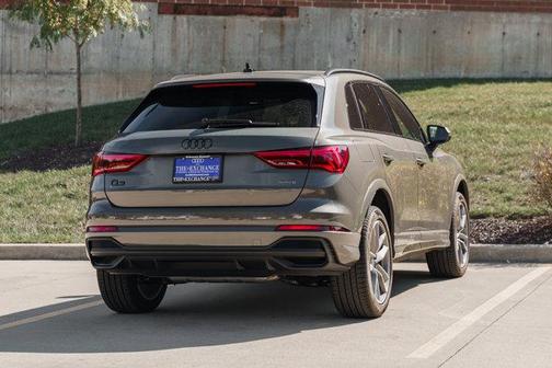 2025 Audi Q3 Premium 45 TFSI S line quattro Tiptronic
