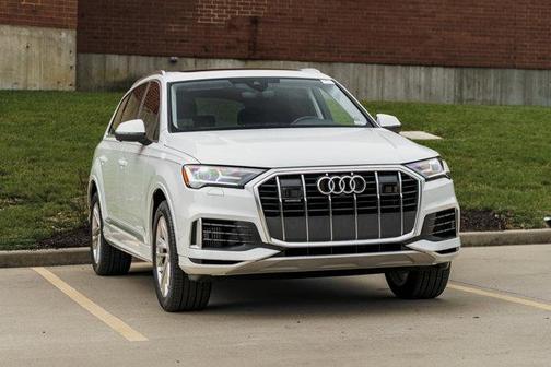 Glacier White Metallic 2023 Audi Q7 55 Premium Plus