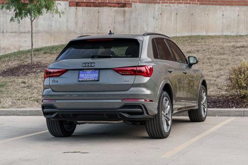 2025 Audi Q3 Premium 45 TFSI S line quattro Tiptronic