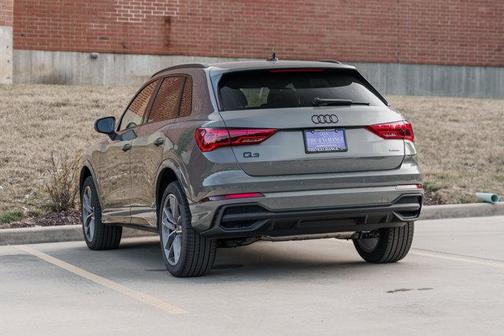 2025 Audi Q3 Premium 45 TFSI S line quattro Tiptronic