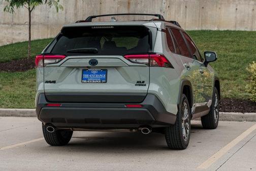 2023 Toyota RAV4 Hybrid XLE Premium