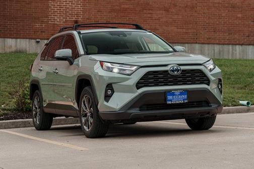 2023 Toyota RAV4 Hybrid XLE Premium
