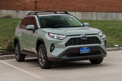 2023 Toyota RAV4 Hybrid XLE Premium