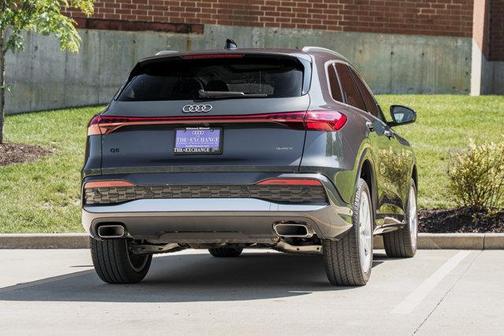 Tambora Gray Metallic 2025 Audi Q5 Premium Plus TFSI quattro S tronic