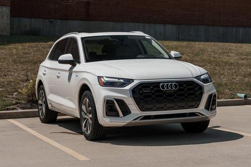 2022 Audi Q5 45 S line Premium Plus