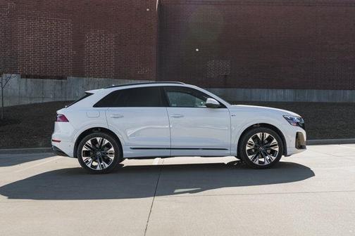 2026 Audi Q8 55 Premium Plus