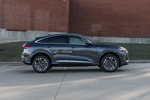 2025 Audi Q5 Premium TFSI quattro S tronic