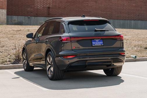 2025 Audi SQ6 e-tron Premium Plus quattro