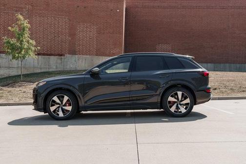 2025 Audi SQ6 e-tron Premium Plus quattro