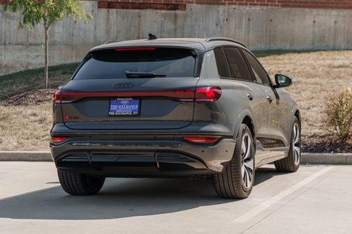 2025 Audi SQ6 e-tron Premium Plus quattro