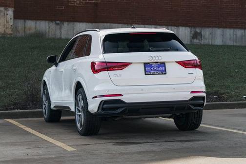 2025 Audi Q3 Premium 45 TFSI S line quattro Tiptronic