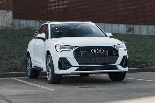 2025 Audi Q3 Premium 45 TFSI S line quattro Tiptronic