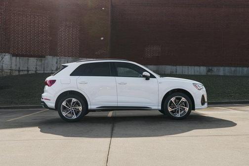 2025 Audi Q3 Premium 45 TFSI S line quattro Tiptronic