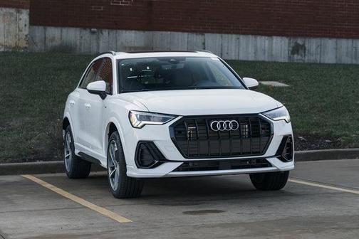 2025 Audi Q3 Premium 45 TFSI S line quattro Tiptronic