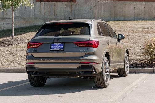 2025 Audi Q3 Premium 45 TFSI S line quattro Tiptronic
