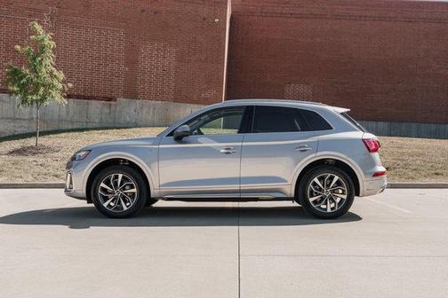 2022 Audi Q5 45 S line Premium Plus