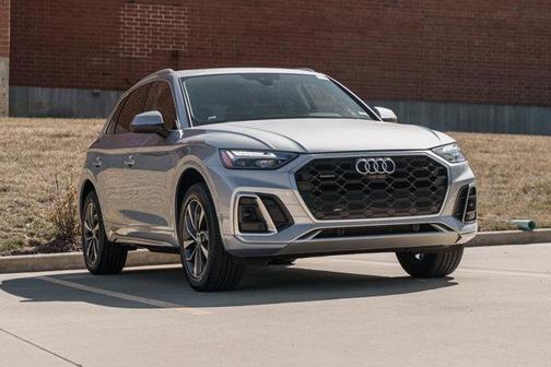 2022 Audi Q5 45 S line Premium Plus