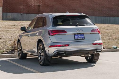 2022 Audi Q5 45 S line Premium Plus