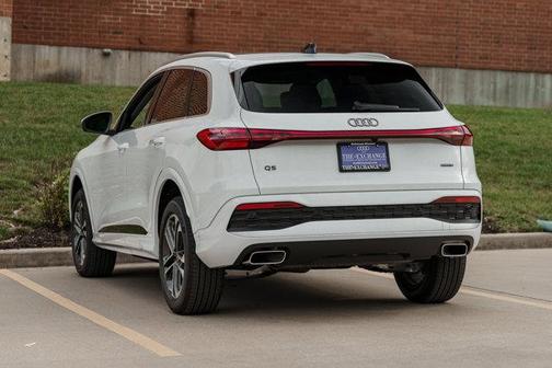 2025 Audi Q5 Premium