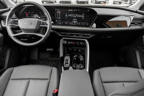 2025 Audi Q5 Premium